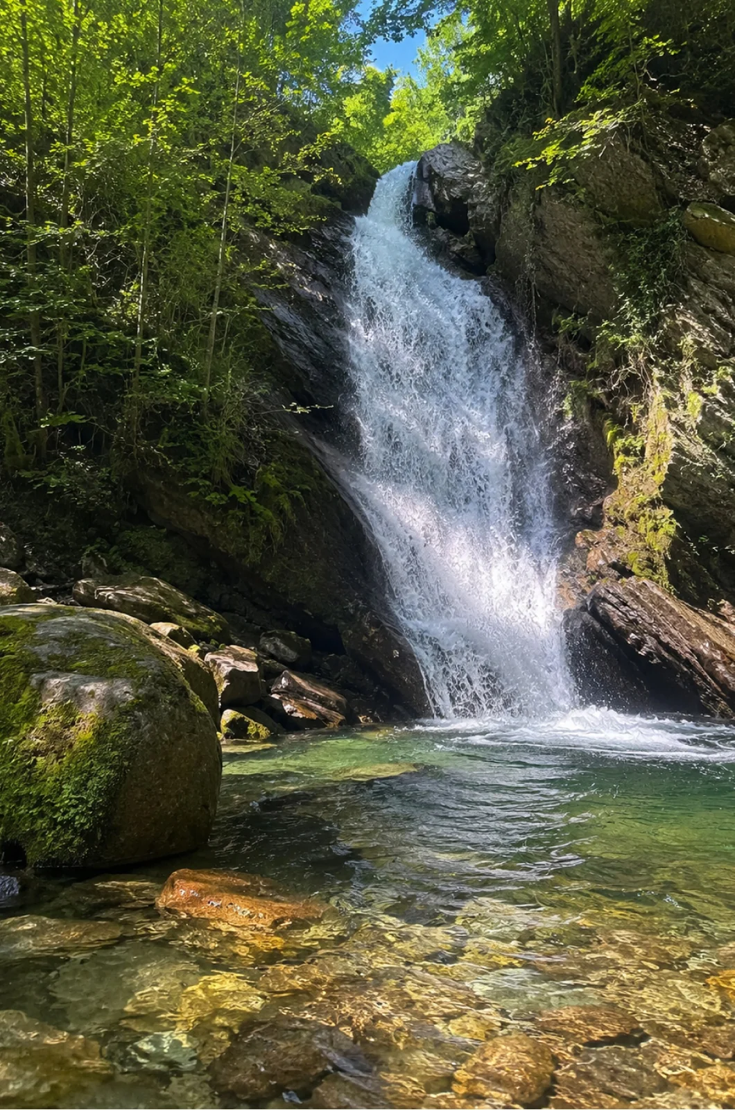 Cascata nei boschi del Malcantone vicino a Casa Ortensia